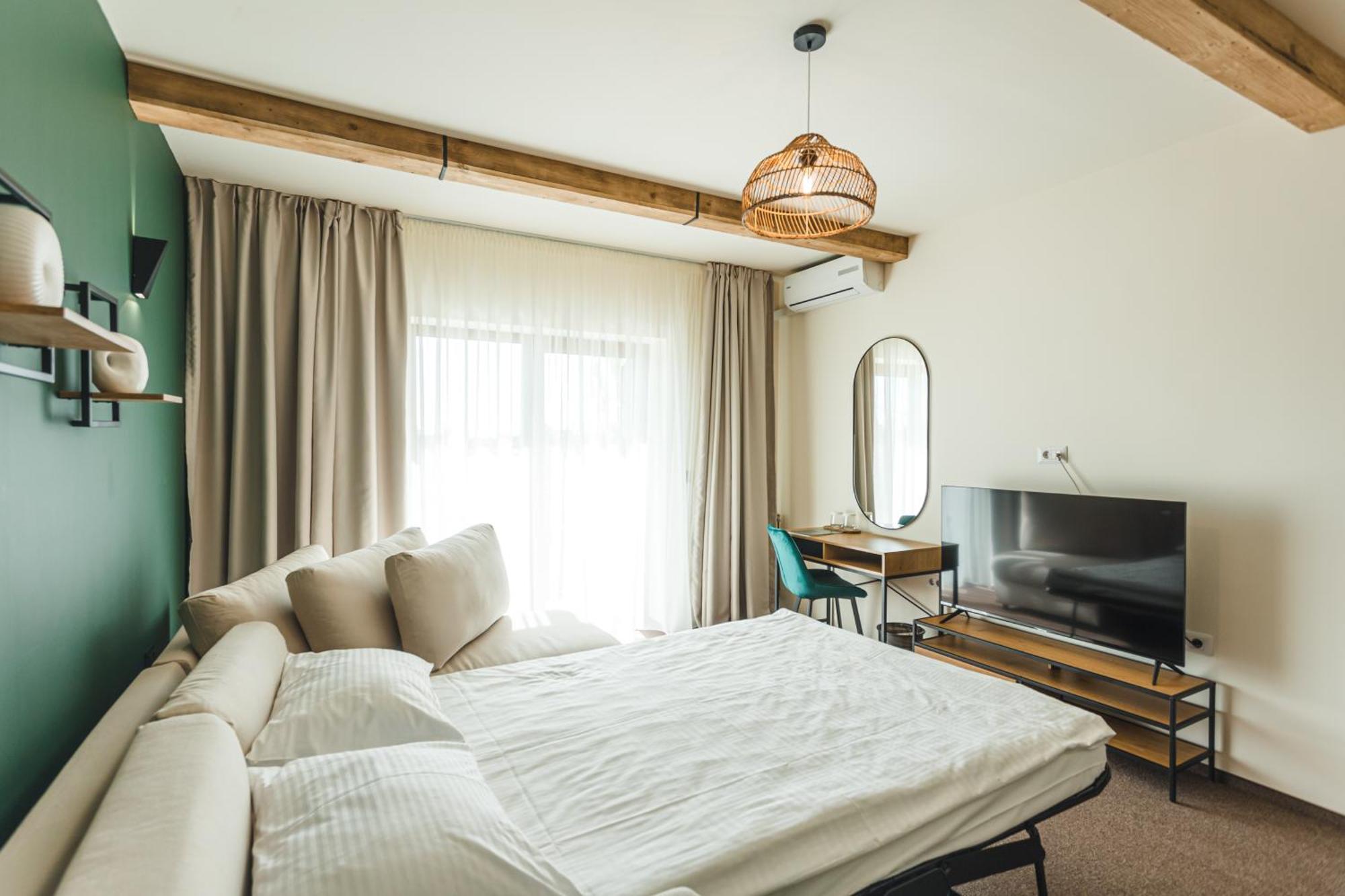 Stokker Hotel Орадя Екстер'єр фото