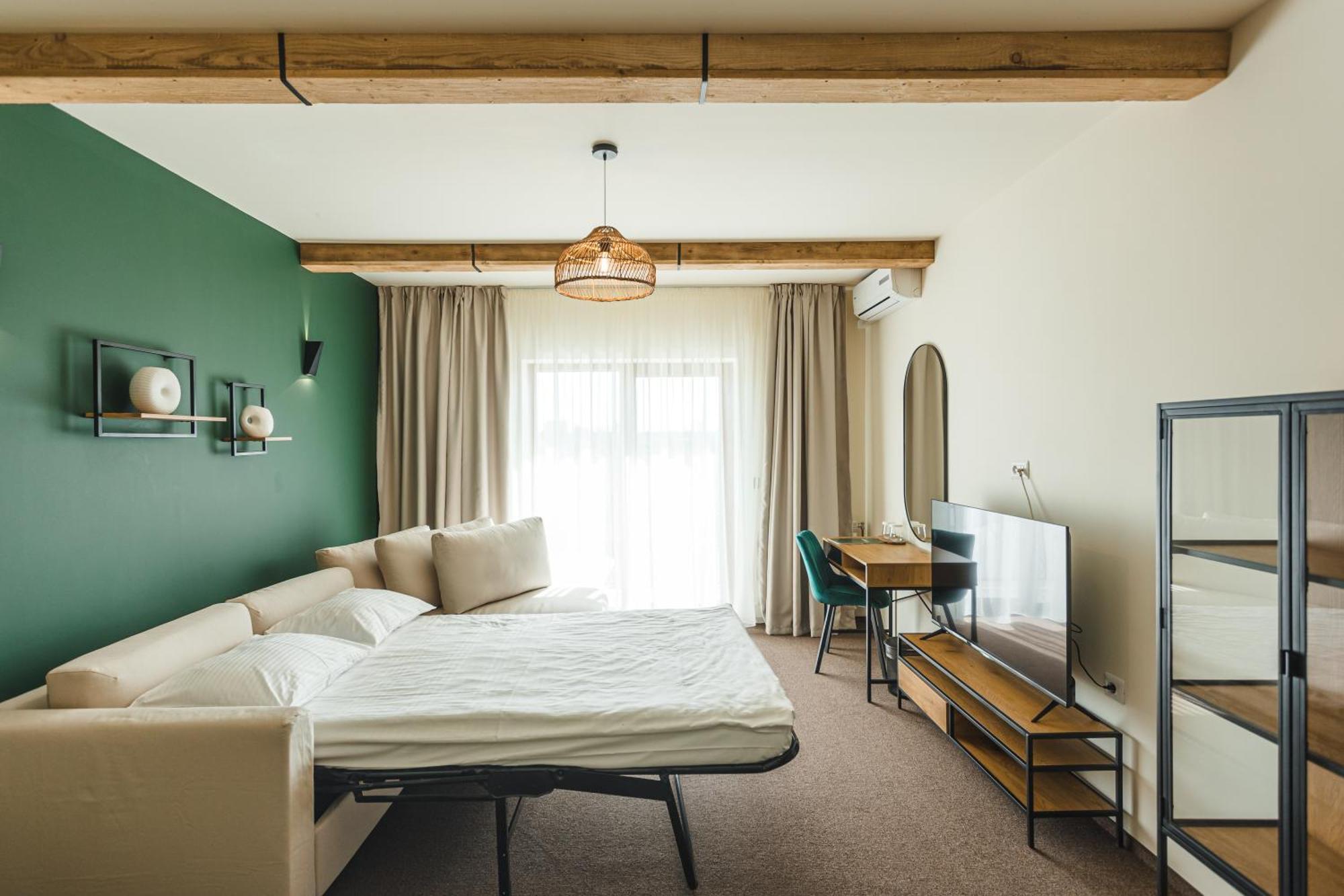 Stokker Hotel Орадя Екстер'єр фото