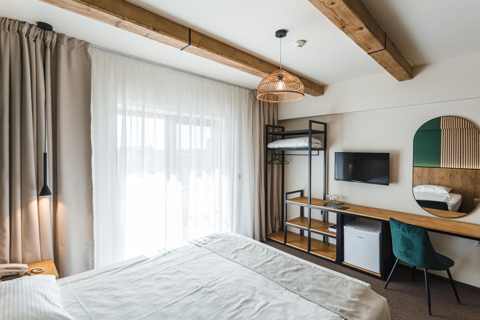 Stokker Hotel Орадя Екстер'єр фото