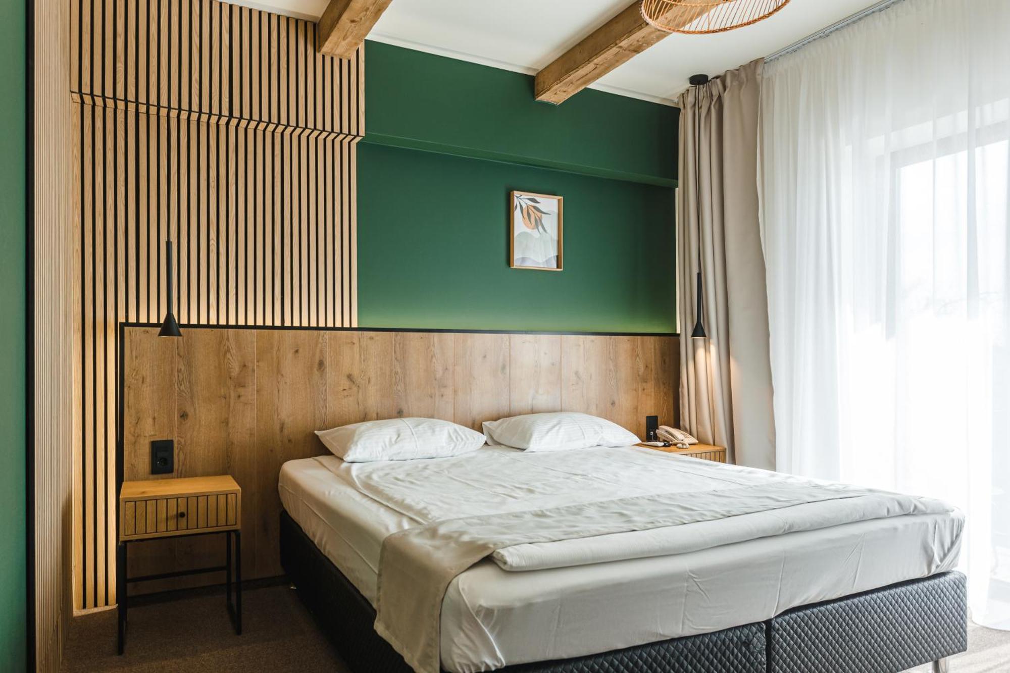 Stokker Hotel Орадя Екстер'єр фото